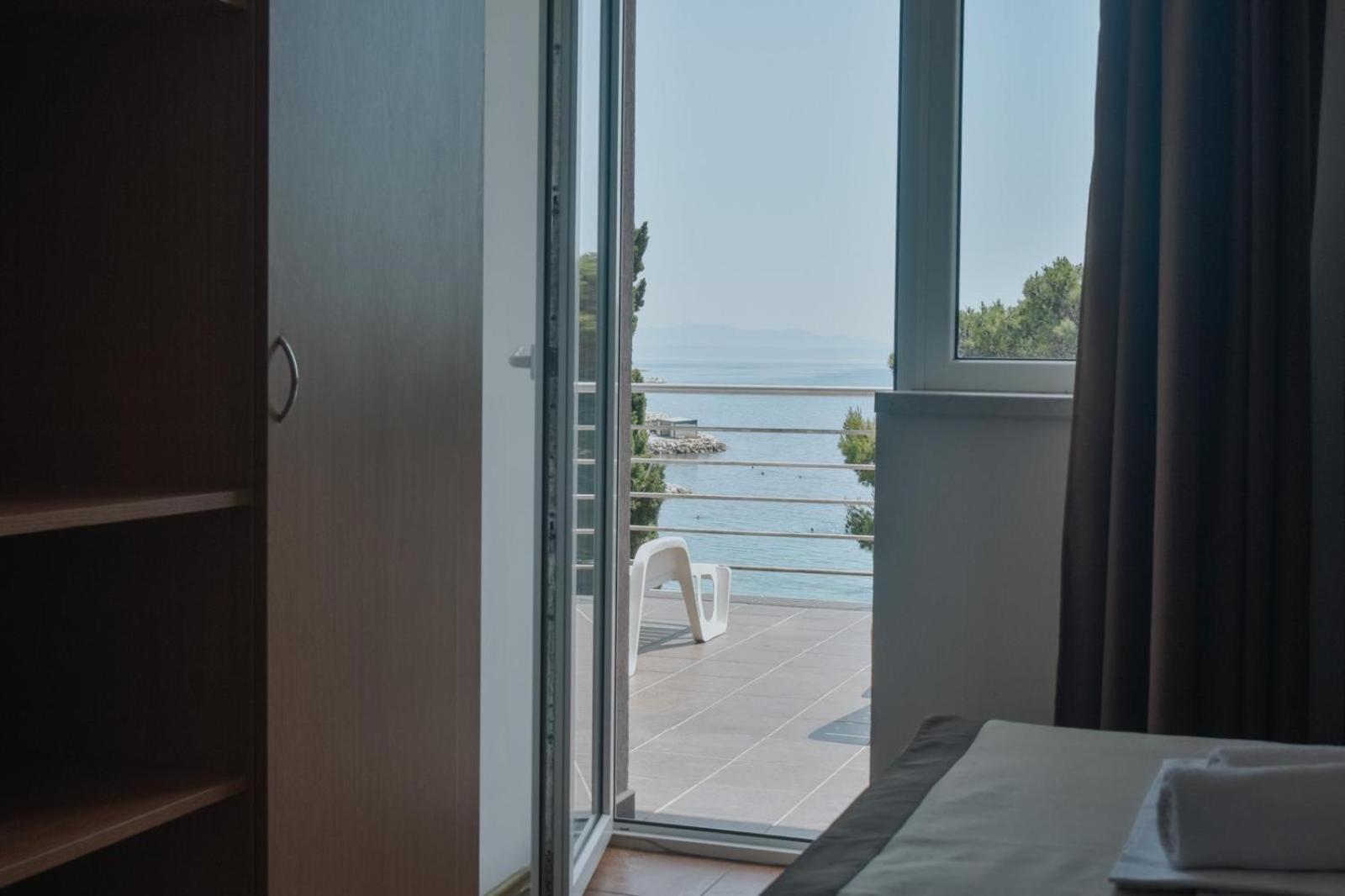 Motel Ljetni Raj Baska Voda Exterior photo